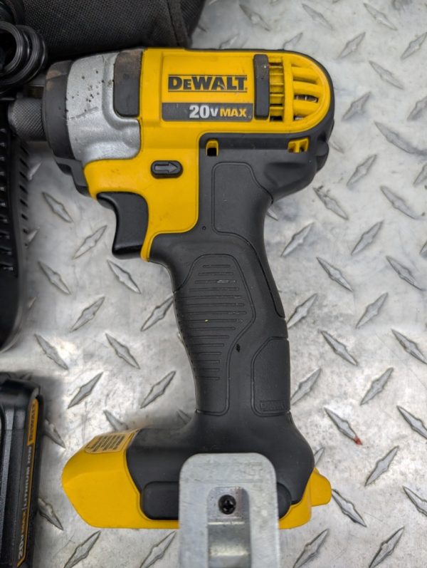 ensemble dewalt atomic 20v
