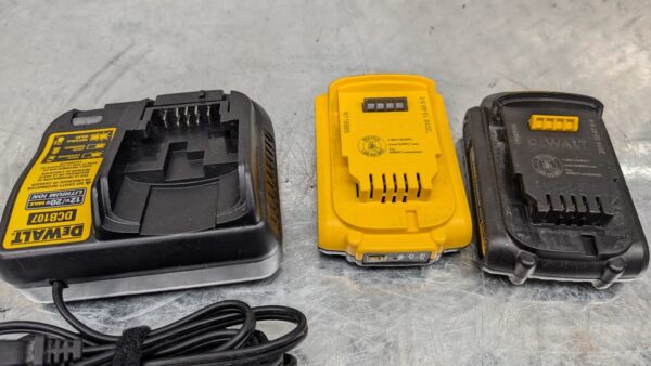 dewalt chargeur 20v batterie 1.5 ah pret argent (4)
