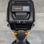 dewalt cloueuse a toiture dcn45rn 20v brushless pret argent (9)