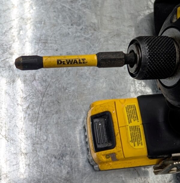 dewalt cordless impact driver dcf885 20v visseuse pret argent (5)