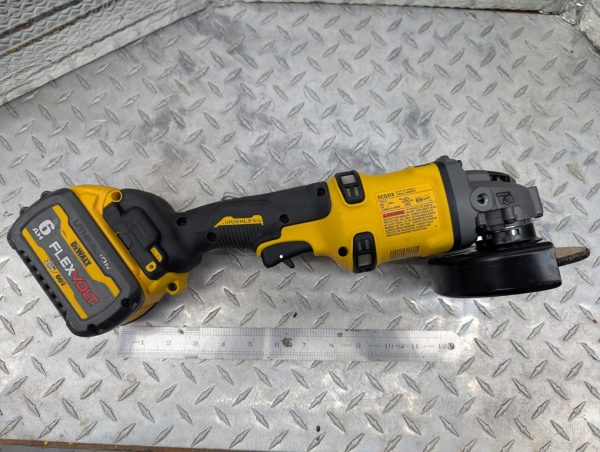 dewalt dcg418 meuleuse d'occasion argent pret (2)