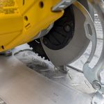dewalt dcs570 scie circulaire saw flexvolt pret argent (13)