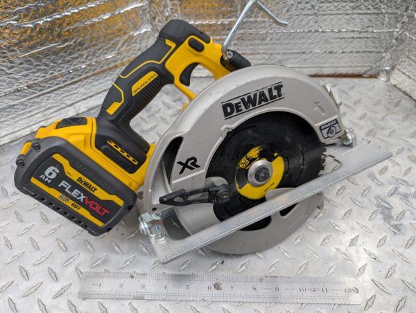 dewalt dcs570 scie circulaire saw flexvolt pret argent (2)
