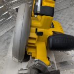 dewalt dcs570 scie circulaire saw flexvolt pret argent (5)