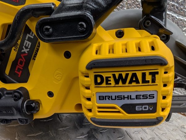 dewalt dcs577 scie circulaire saw flexvolt pret argent (10)