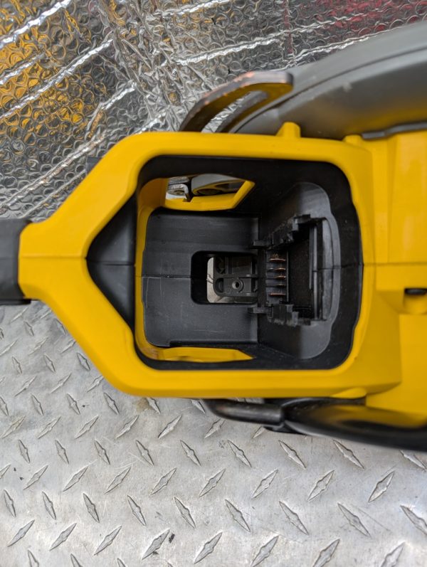 dewalt dcs577 scie circulaire saw flexvolt pret argent (17)