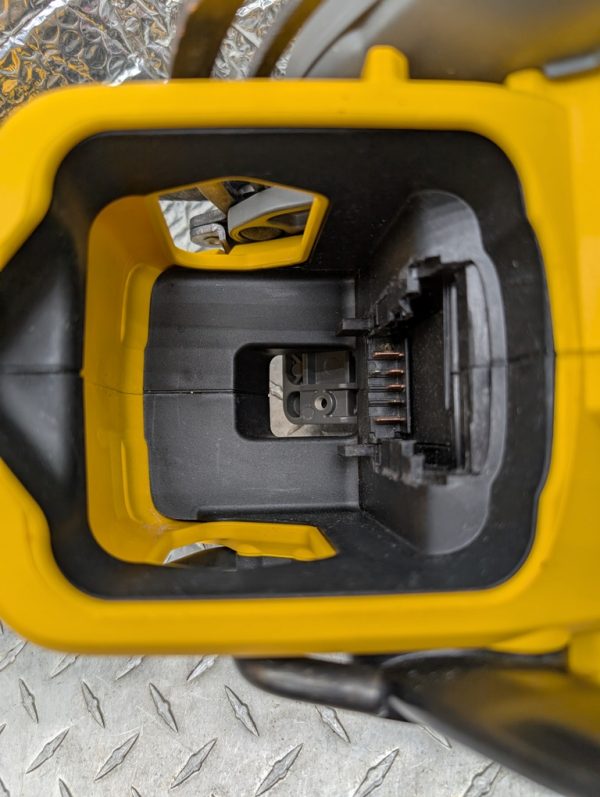 dewalt dcs577 scie circulaire saw flexvolt pret argent (18)