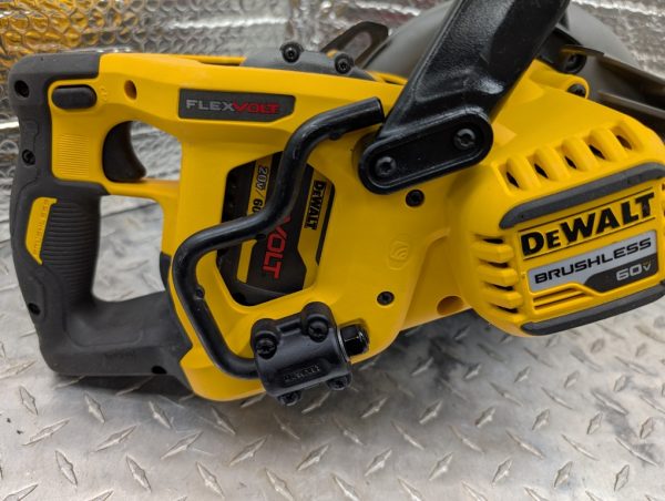 dewalt dcs577 scie circulaire saw flexvolt pret argent (9)