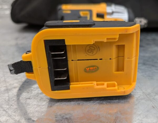 dewalt impact driver dcf880 20v cordless pret argent .5 inch .25 inch (4)
