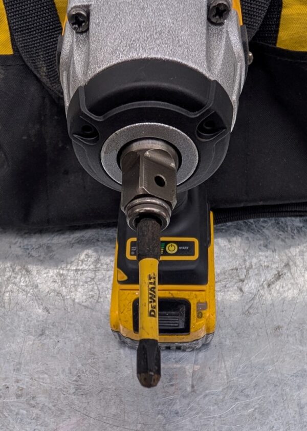 dewalt impact driver dcf880 20v cordless pret argent .5 inch .25 inch (5)