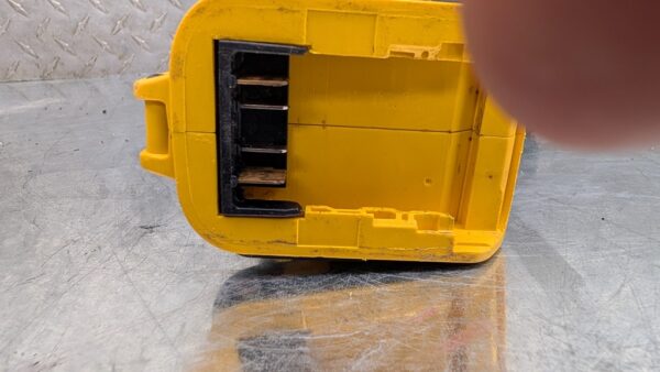 dewalt perceuse drill dcd777 brushless pret argent (2)