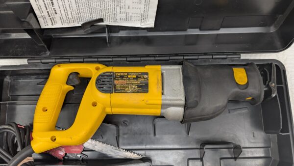 dewalt scie saw sabre va et vient electrique dw307m pret argent (8)