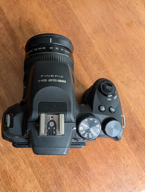 fujifilm finepix hs525exr appareil photo pret argent (20)