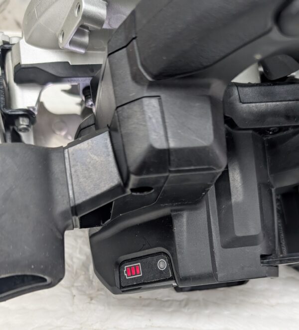 makita das660 18v brushless 6.5 inch diam scie circulaire saw pret argent (10)