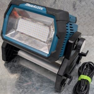makita dml809 lumiere de chantier 14.4 18v double pret argent (1)