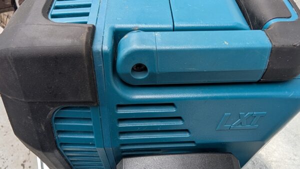 makita dml809 lumiere de chantier 14.4 18v double pret argent (2)