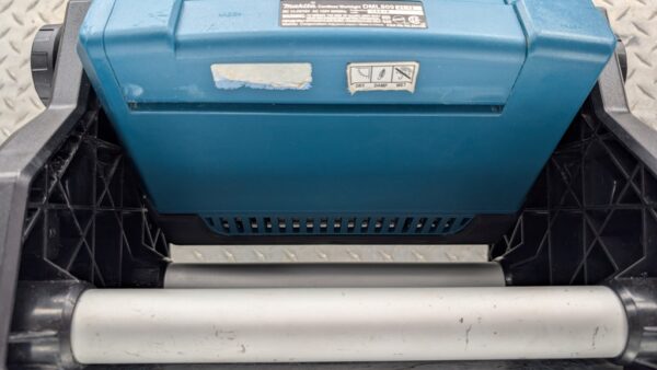 makita dml809 lumiere de chantier 14.4 18v double pret argent (3)