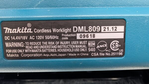 makita dml809 lumiere de chantier 14.4 18v double pret argent (6)