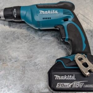 makita dry wall dfs451 18v brushless pret argent (1)