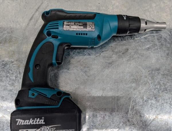 makita dry wall dfs451 18v brushless pret argent (8)