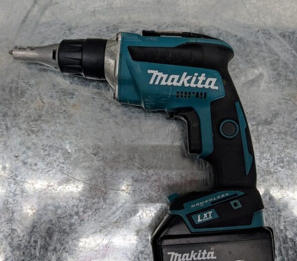makita dry wall dfs452 brushless lxt 18v pret argent (7)