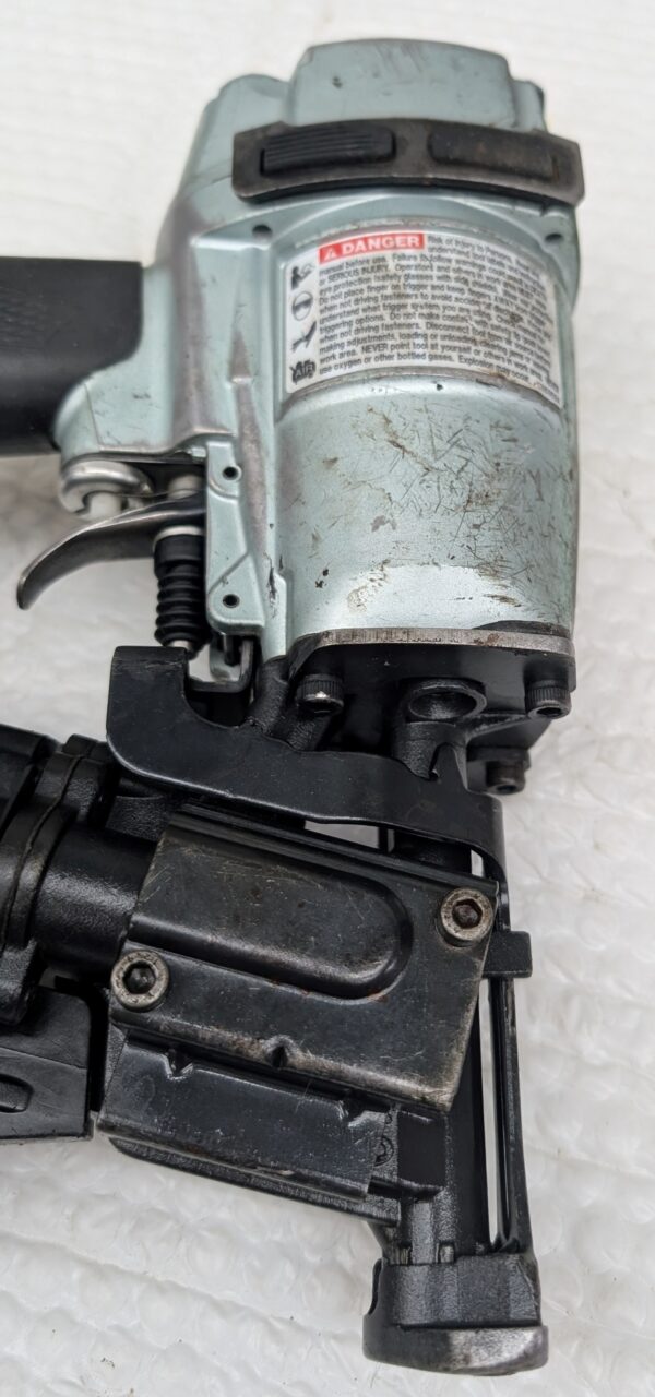 metabo hpt nv 45ab2 cloueuse toiture coil nailer pret argent (7)