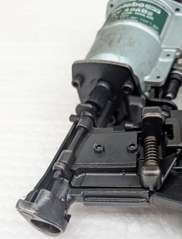 metabo hpt nv 45ab2 cloueuse toiture coil nailer pret argent (8)