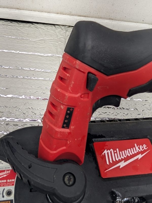 milwaukee 2429 20 m12 fuel band saw sice a ruband 12v brushless pret argent (11)