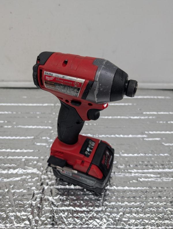milwaukee 2753 20 fuel m18 impact driver ¼ 18v pret argent (1)
