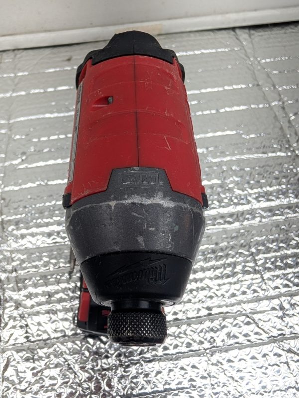 milwaukee 2753 20 fuel m18 impact driver ¼ 18v pret argent (4)