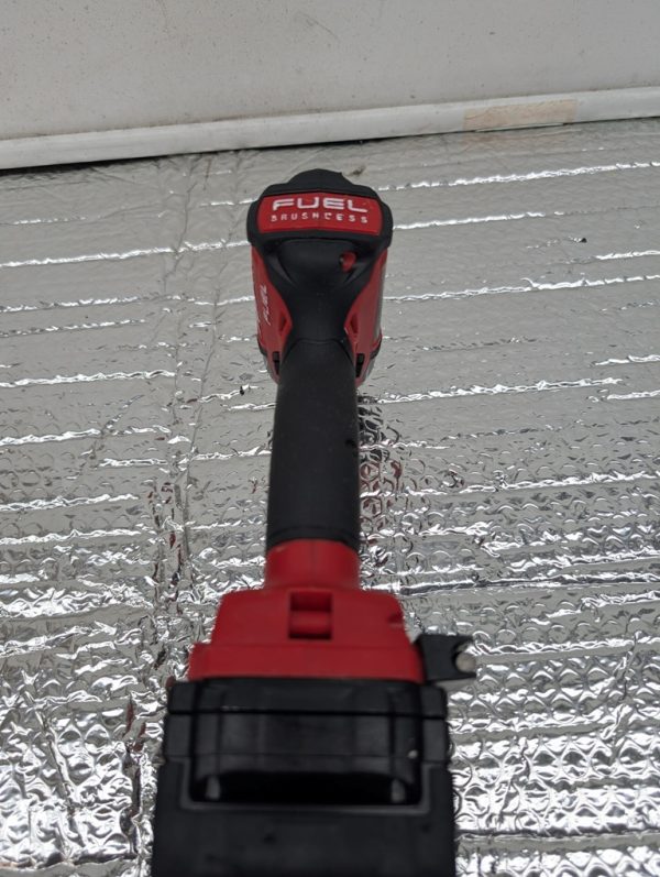 milwaukee 2753 20 fuel m18 impact driver ¼ 18v pret argent (6)