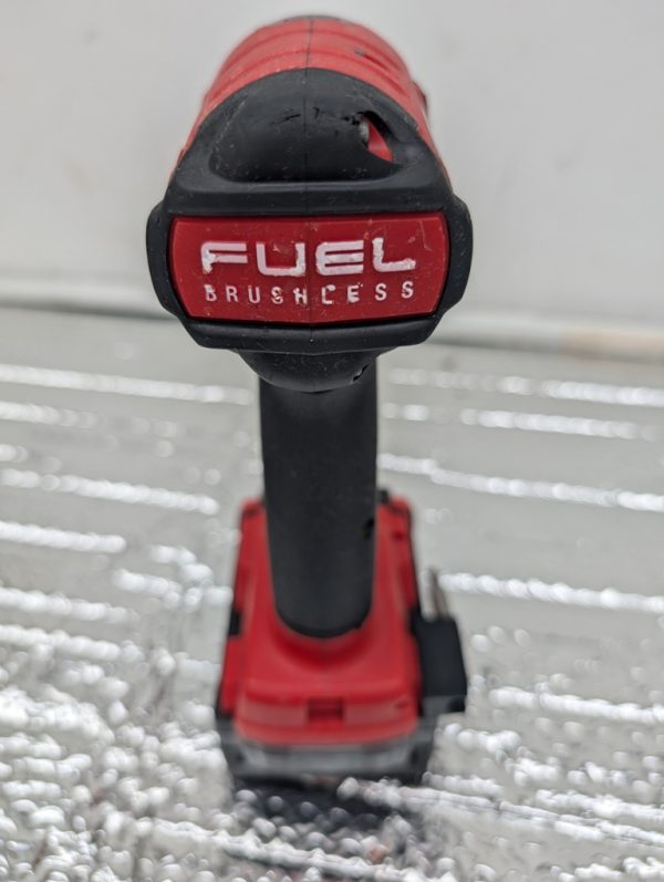 milwaukee 2753 20 fuel m18 impact driver ¼ 18v pret argent (7)