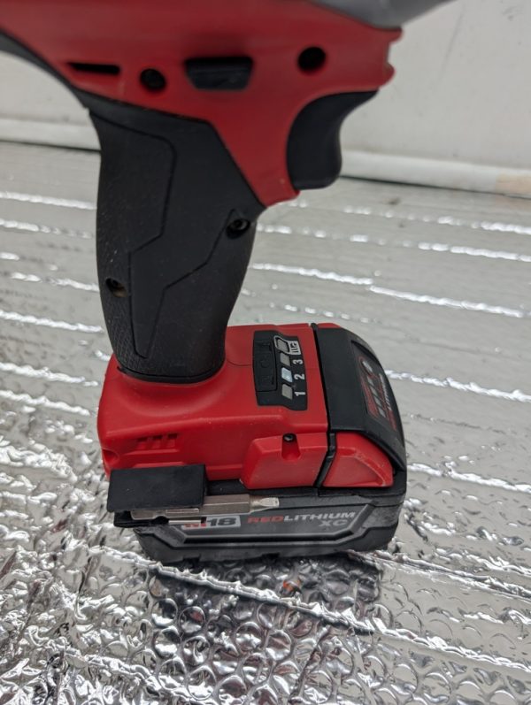 milwaukee 2753 20 fuel m18 impact driver ¼ 18v pret argent (8)