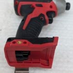 milwaukee fuel m18 impact drive 2656 20 pret argent (1)