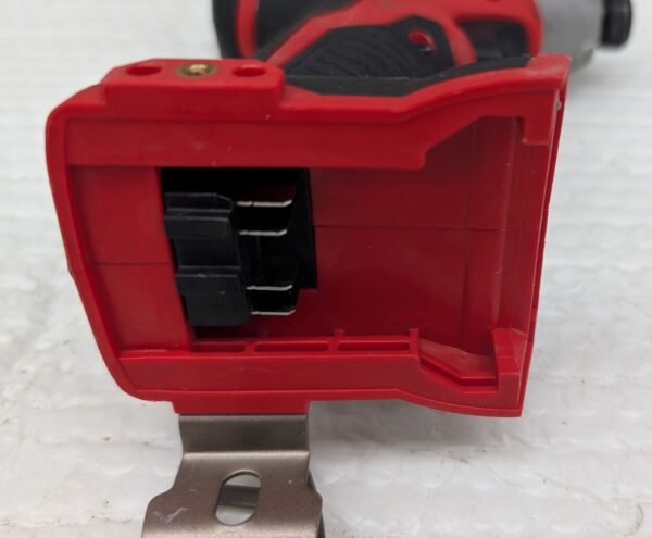 milwaukee fuel m18 impact drive 2656 20 pret argent (2)