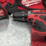 milwaukee hammer drill marteau perceuse 2607 20 m18 fuel red lithium pret argent (5)