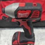 milwaukee impact driver 2656 20 visseuse fuel red lithium m18 pret argent (8)