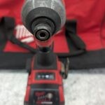 milwaukee impact driver visseuse 2853 20 fuel m18 20v cordless pret argent (7)