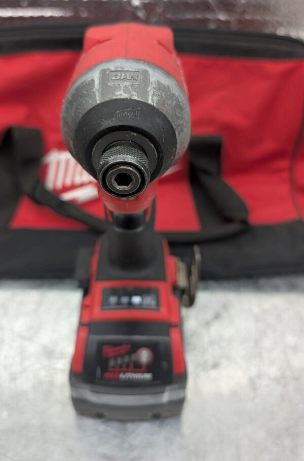 milwaukee impact driver visseuse 2853 20 fuel m18 20v cordless pret argent (7)