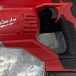 milwaukee sawzall va et vien cesar scie 2621 20 m18 fuel red lithium pret argent 18v (6)